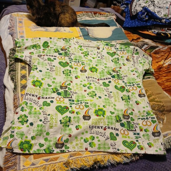 Home Made Sewn St. Patrick's Day 4XL(I think) Scrub Tops - Picture 5 of 8